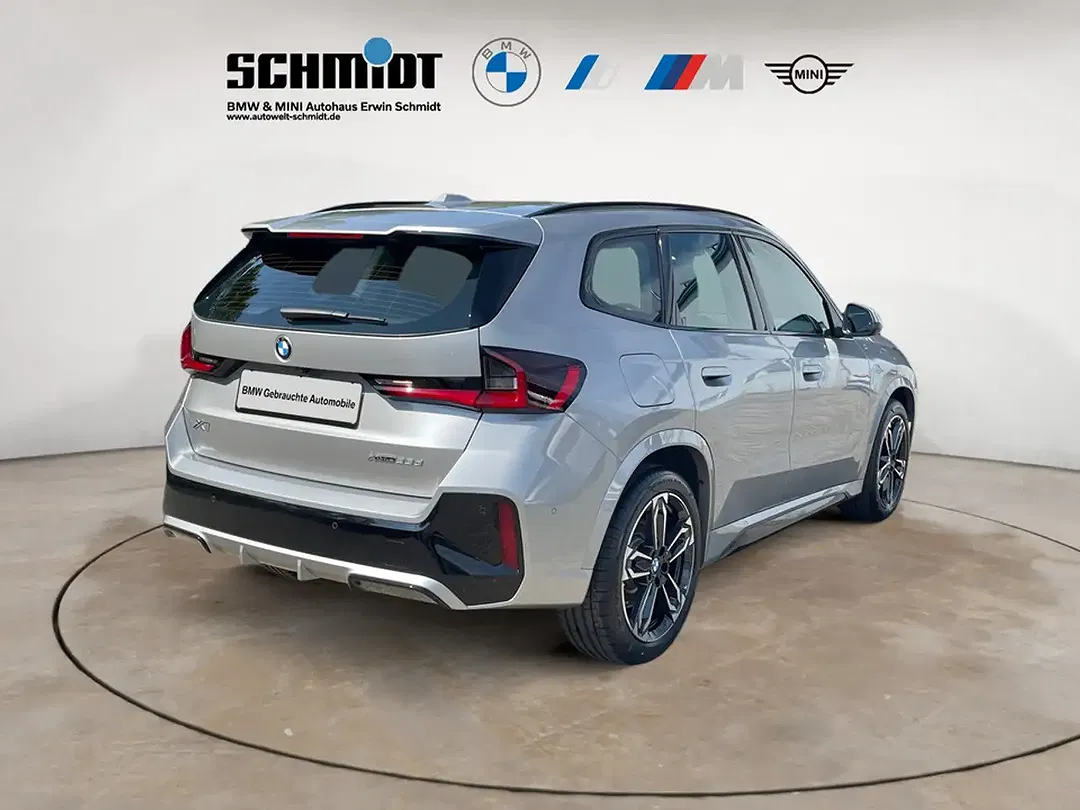 BMW X1 - Thumbnail 3