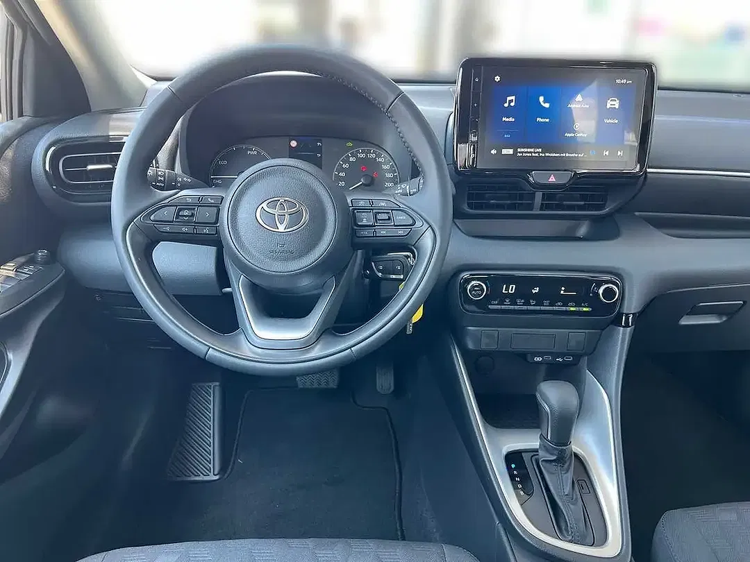 Toyota Yaris - Thumbnail 9