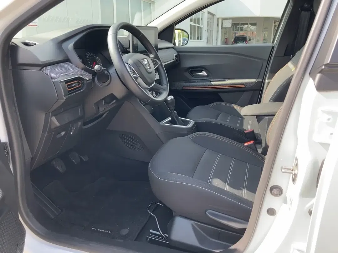 Dacia Sandero - Thumbnail 8