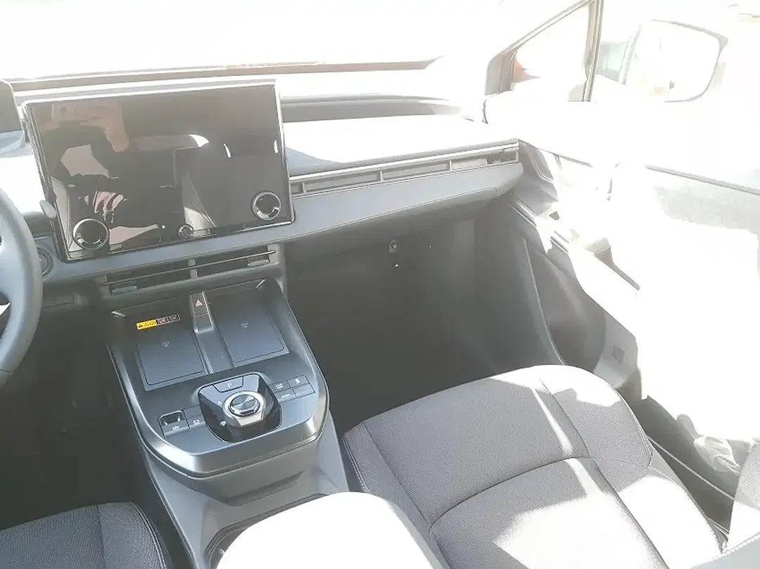 Toyota C-HR - Thumbnail 9