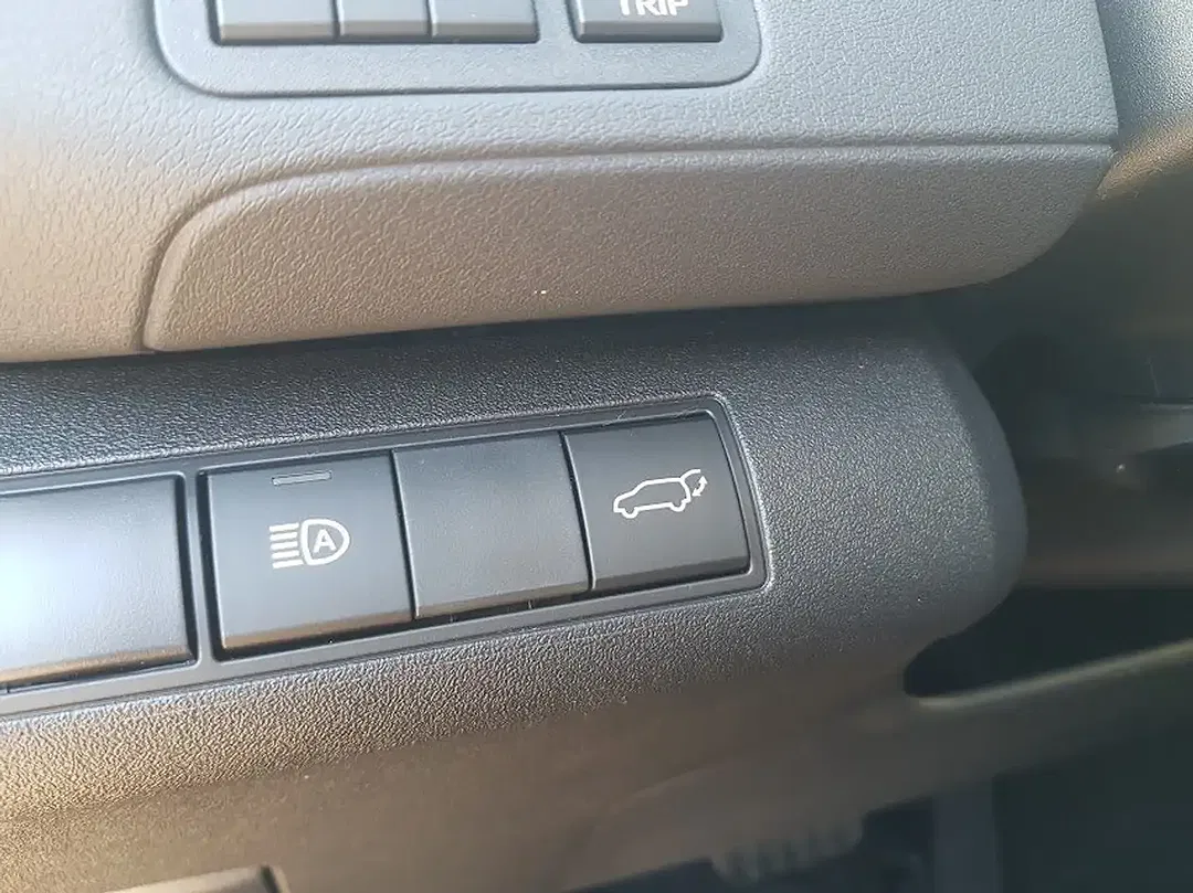 Toyota C-HR - Thumbnail 11