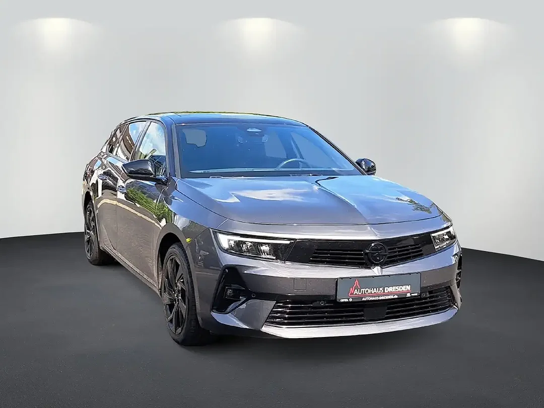 Opel Astra - Afbeelding 1