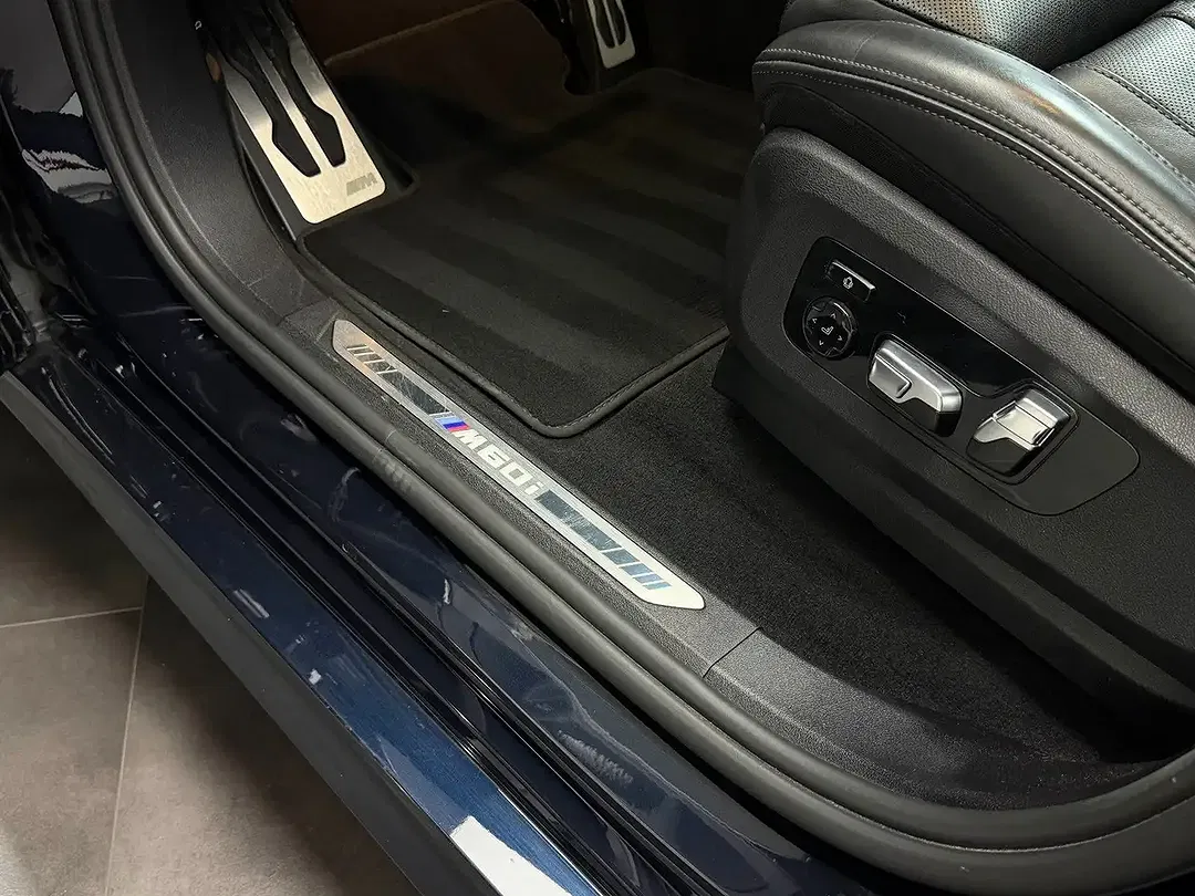 BMW X7 - Thumbnail 11