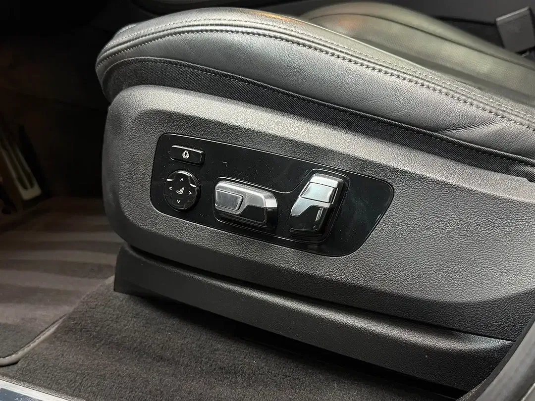 BMW X7 - Thumbnail 12