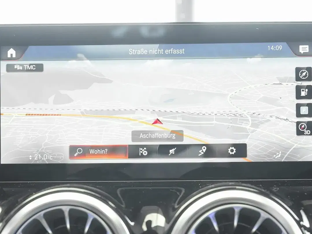 Mercedes-Benz EQA 250 - Thumbnail 13