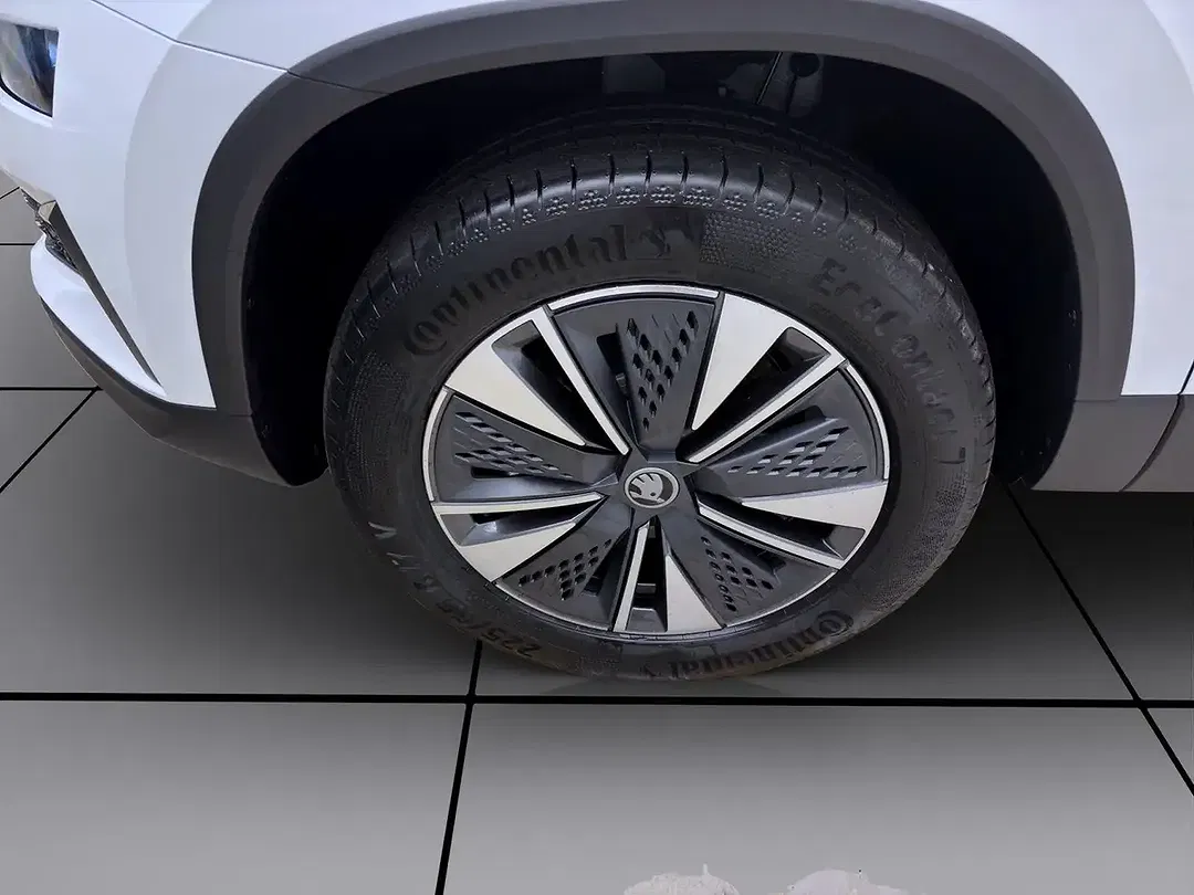 Skoda Karoq - Thumbnail 9