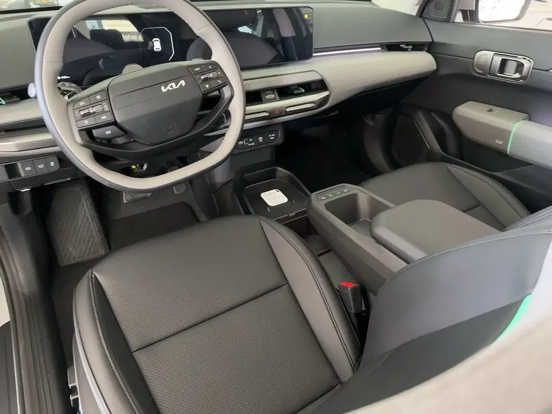 Kia EV4 - Thumbnail 11