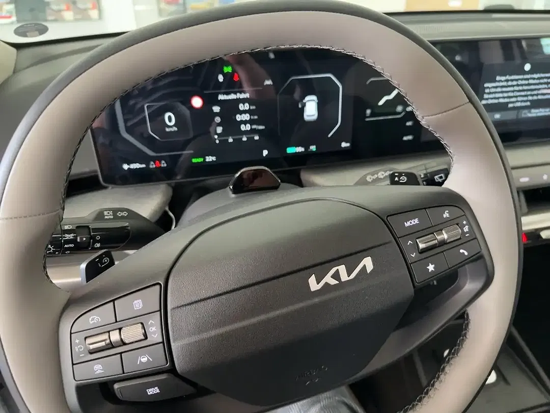Kia EV4 - Thumbnail 12