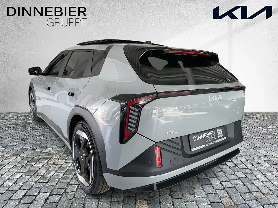 Kia EV4 - Thumbnail 4