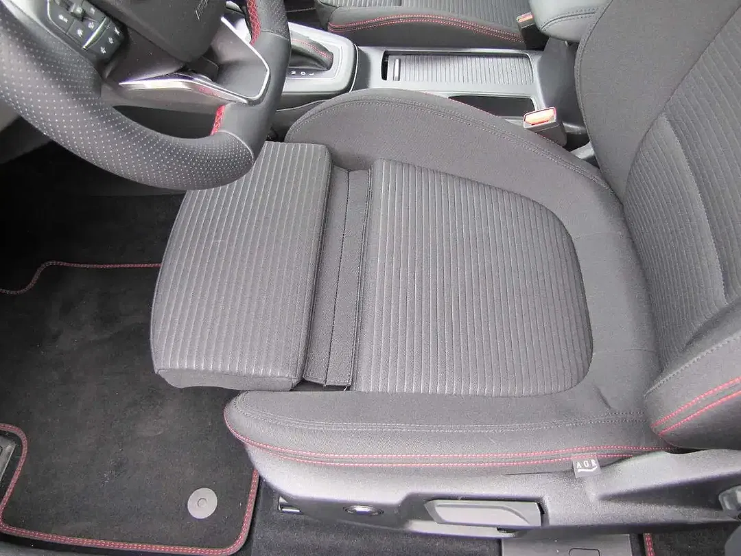 Ford Focus - Thumbnail 10