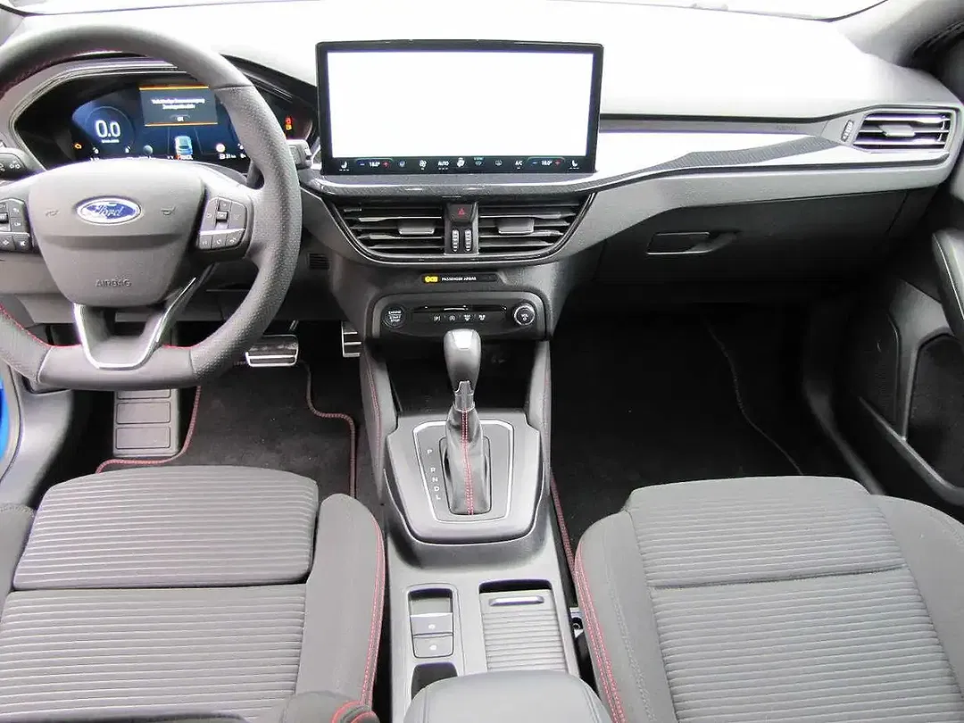 Ford Focus - Thumbnail 15