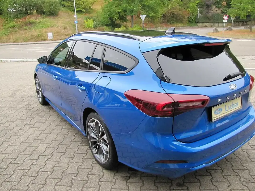 Ford Focus - Thumbnail 6