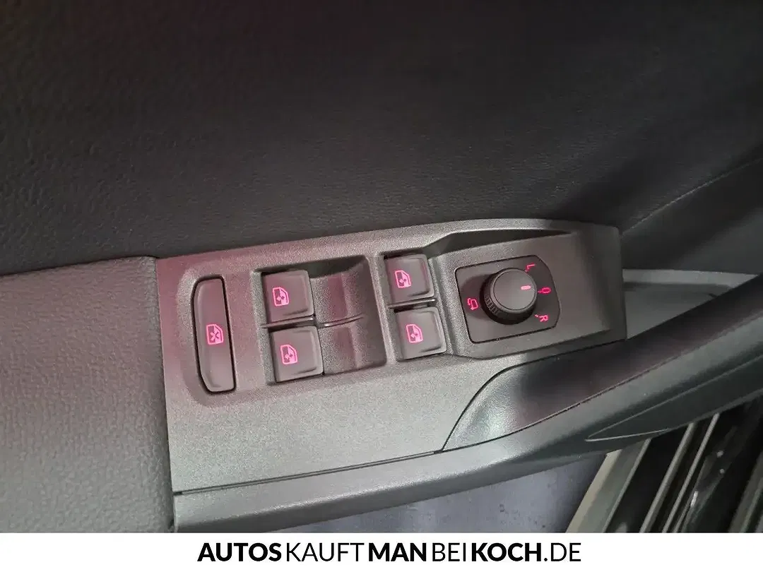 SEAT Arona - Thumbnail 12
