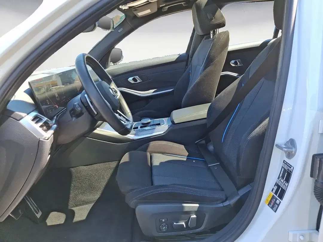 BMW 330 - Thumbnail 9