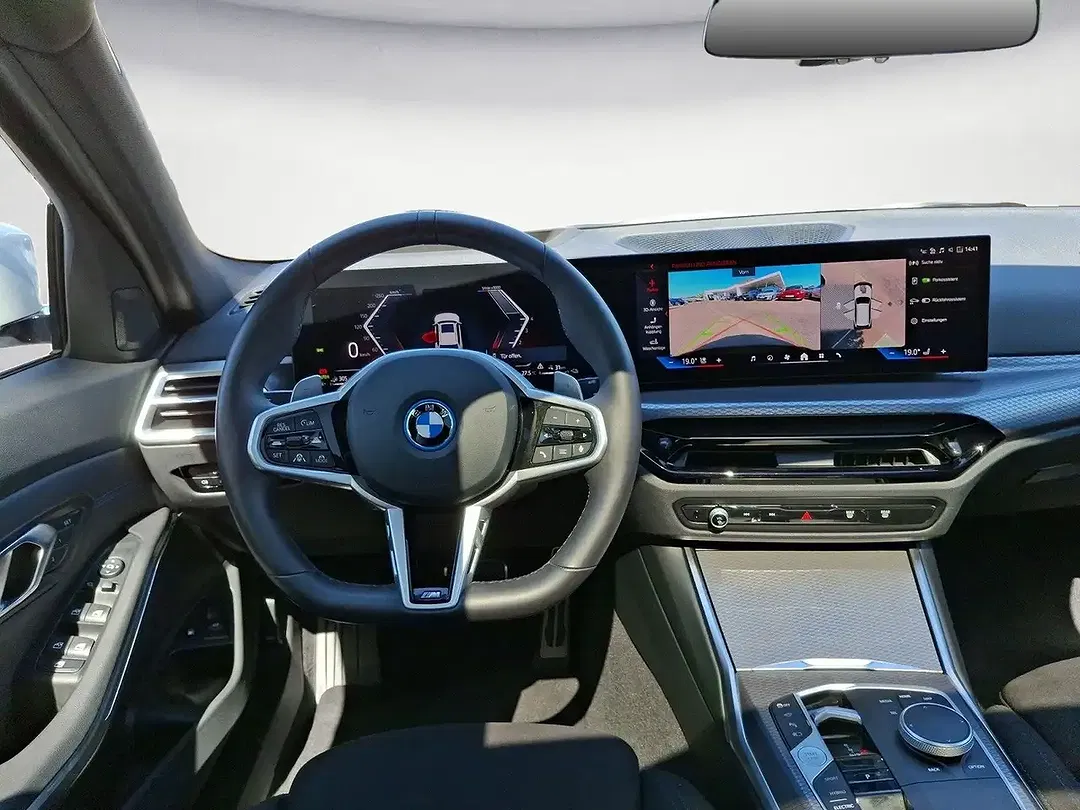 BMW 330 - Thumbnail 11