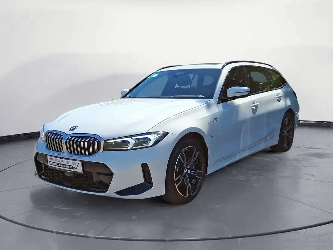 BMW 330 - Thumbnail 1