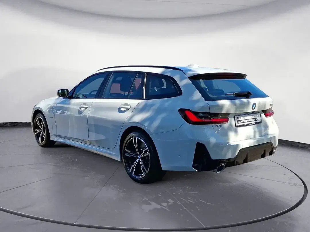 BMW 330 - Thumbnail 3