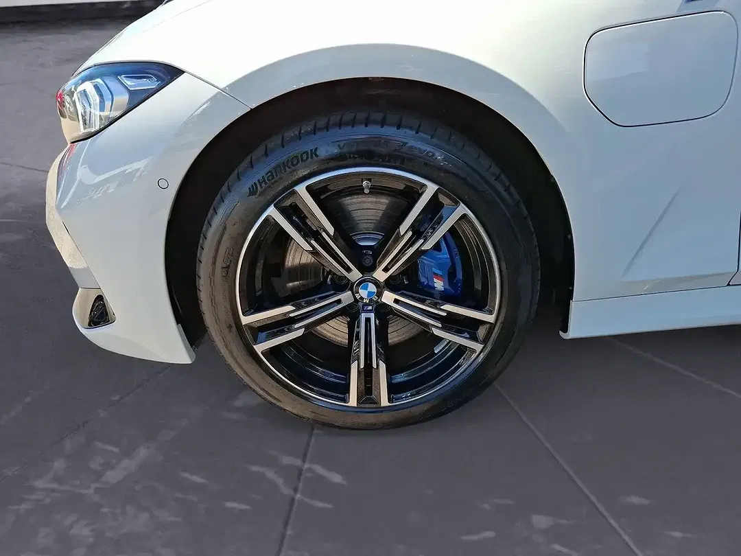 BMW 330 - Thumbnail 6