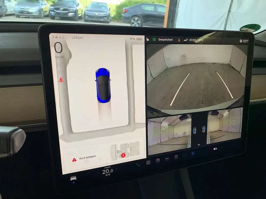 Tesla Model 3 - Thumbnail 13