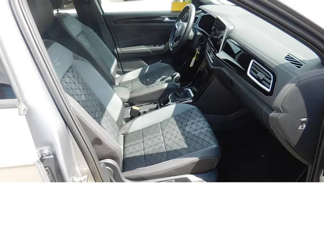 Volkswagen T-Roc - Thumbnail 10
