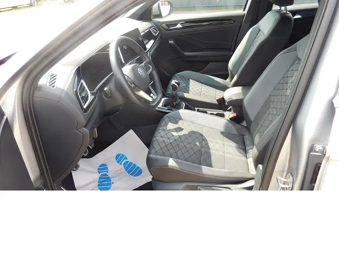 Volkswagen T-Roc - Thumbnail 11