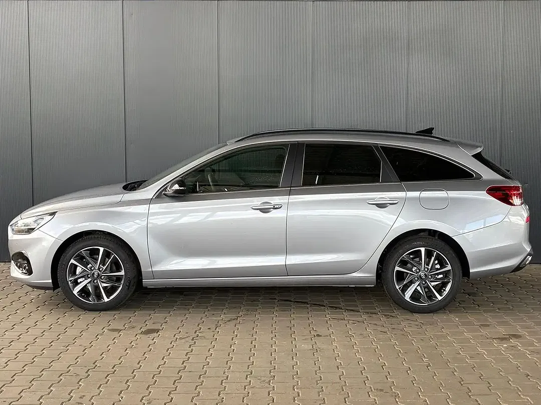 Hyundai i30 - Thumbnail 1