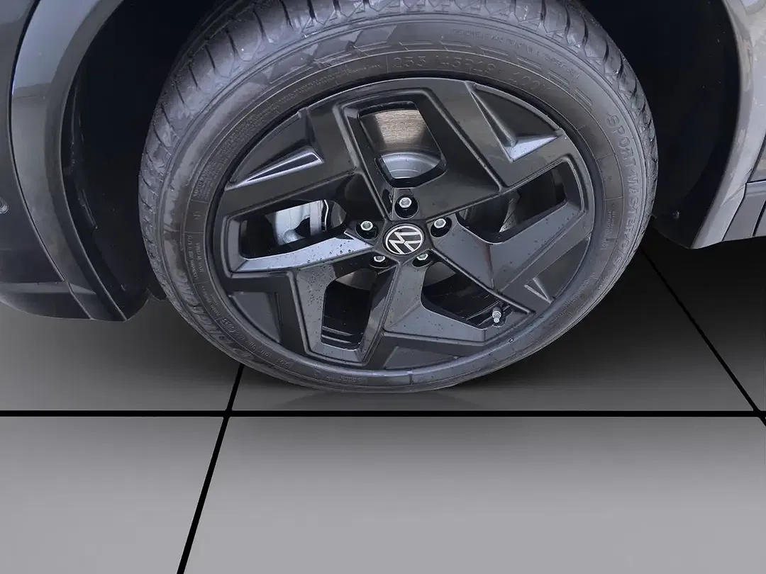 Volkswagen Tiguan - Thumbnail 9