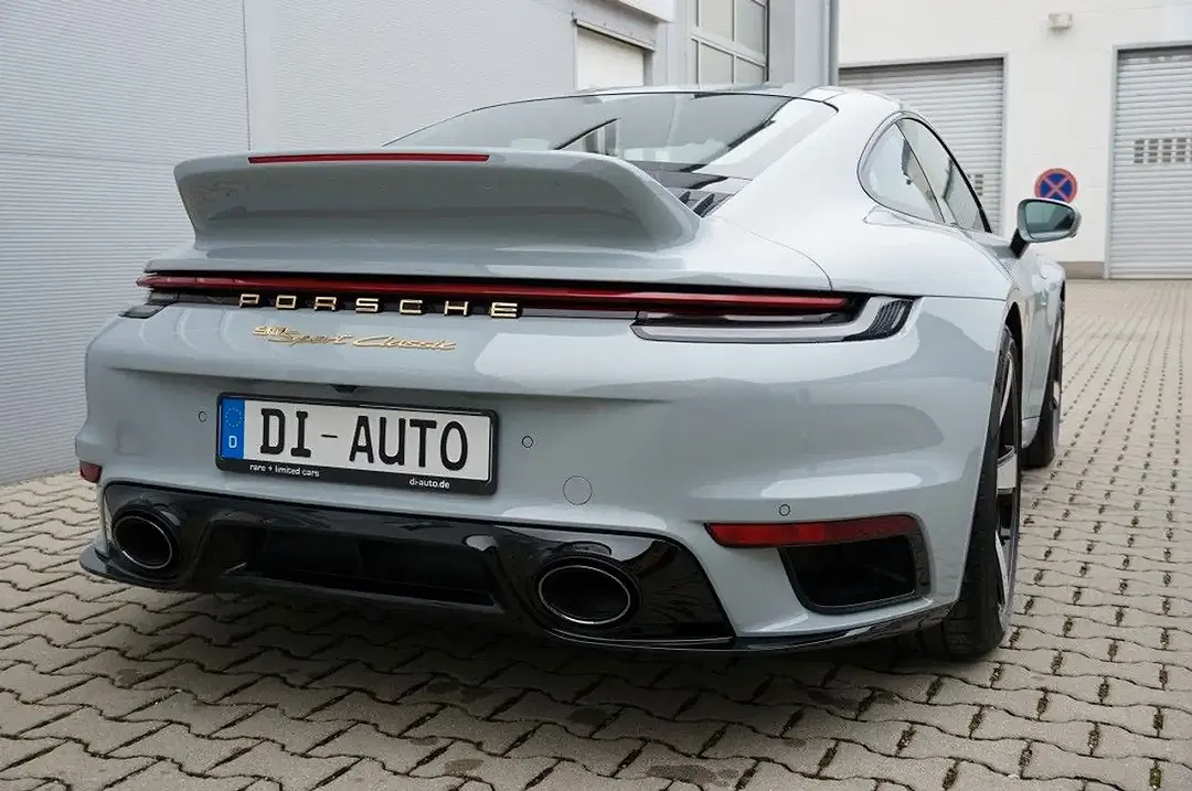 Porsche 911 - Thumbnail 4
