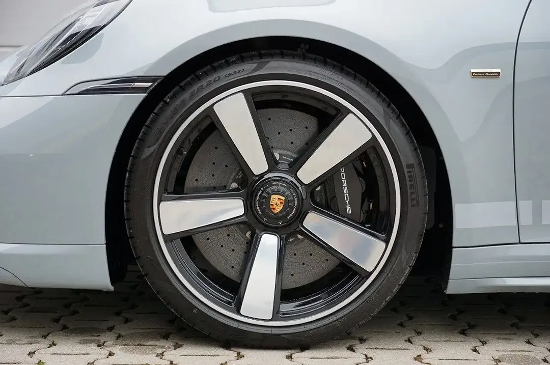 Porsche 911 - Thumbnail 8