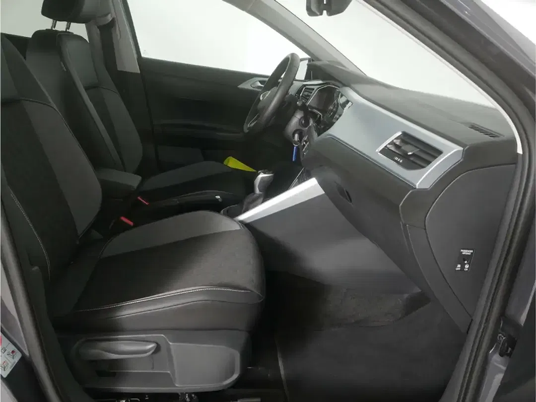 Volkswagen Polo - Thumbnail 11