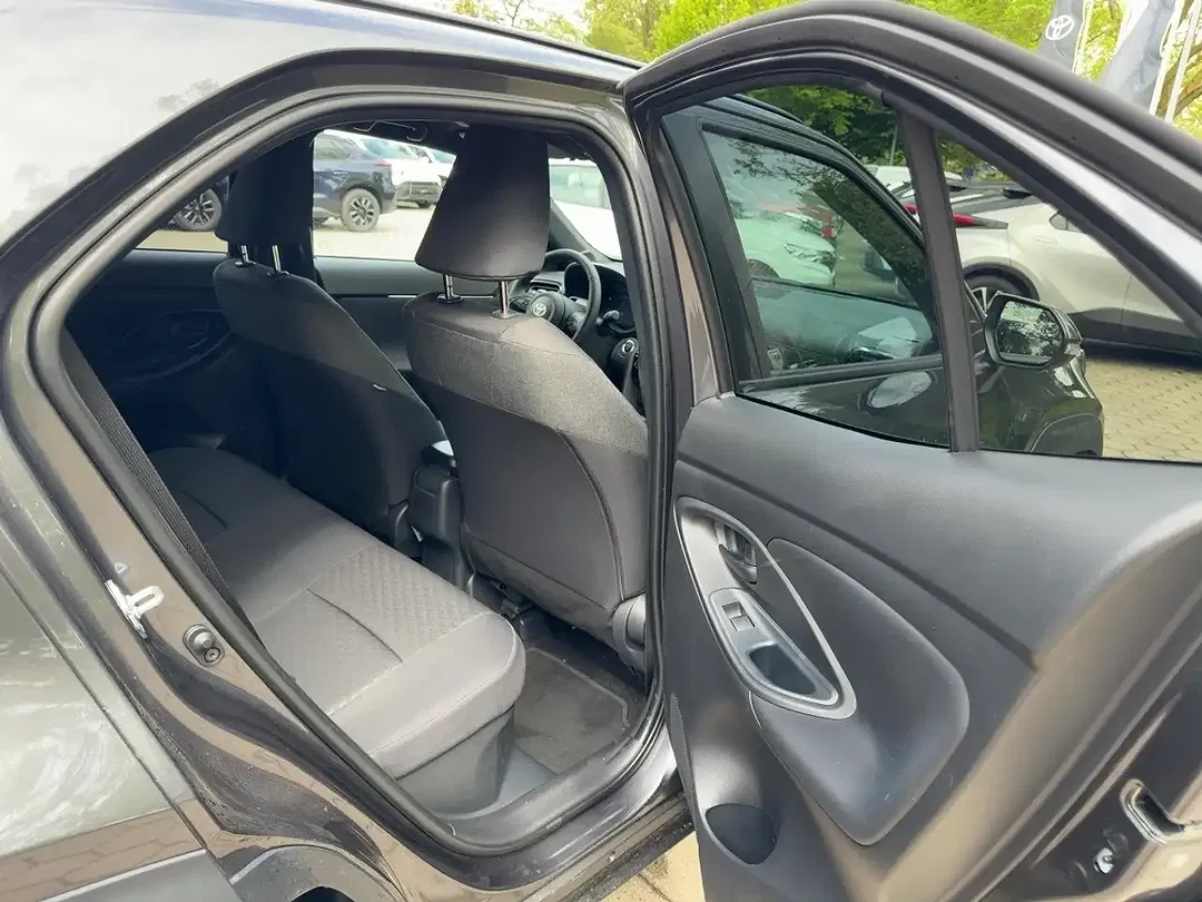 Toyota Yaris Cross - Thumbnail 12