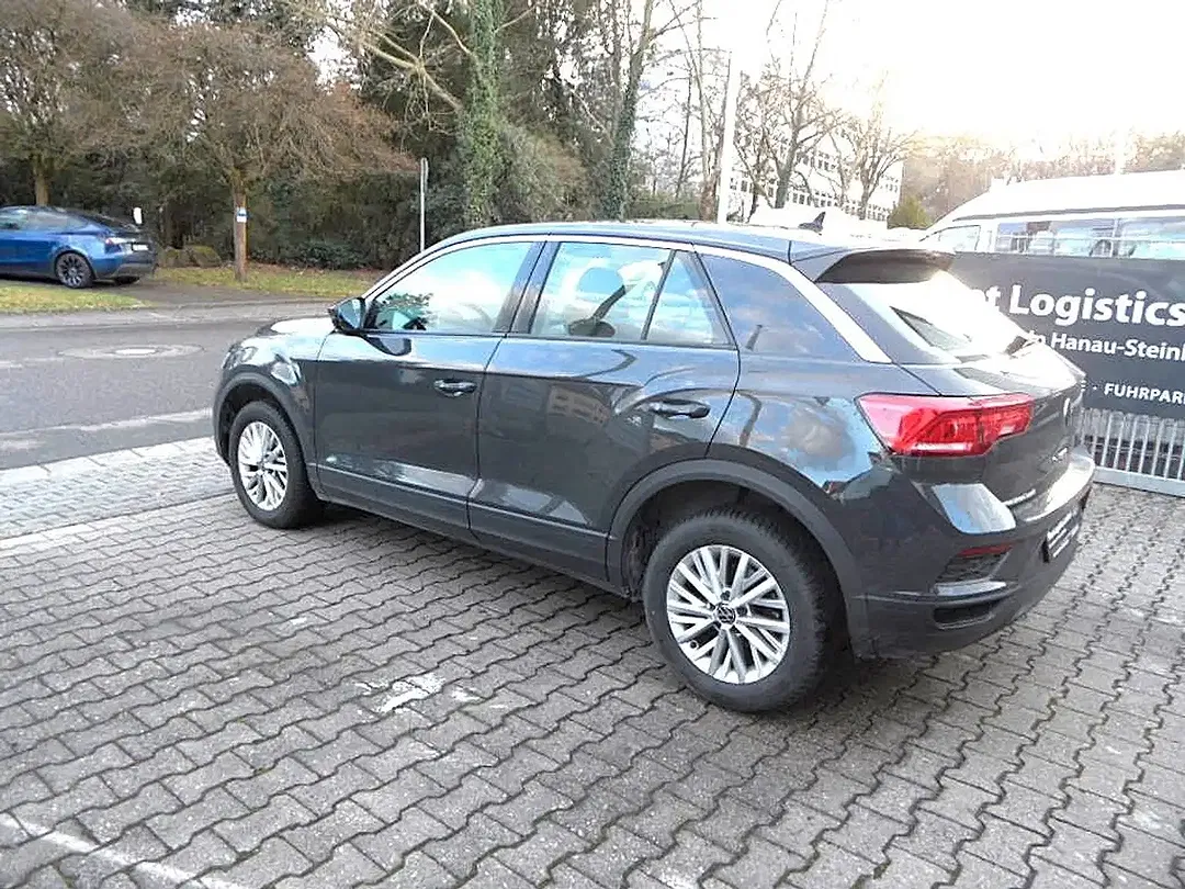 Volkswagen T-Roc - Thumbnail 4
