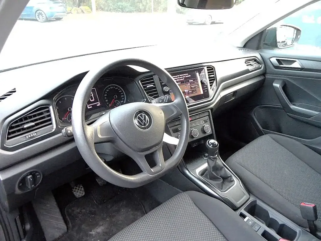 Volkswagen T-Roc - Thumbnail 5