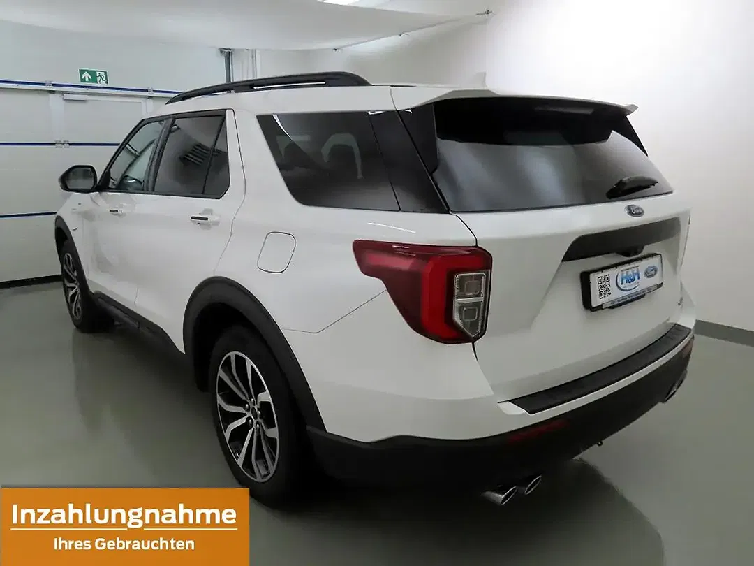 Ford Explorer - Thumbnail 2