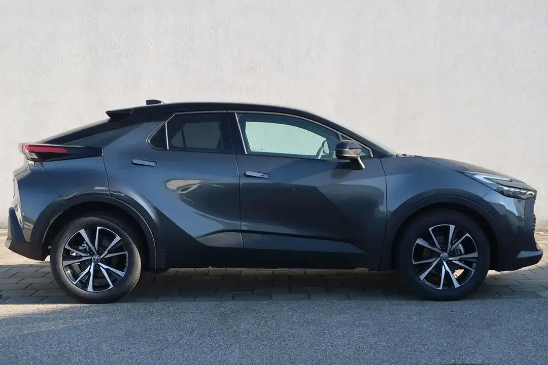 Toyota C-HR - Thumbnail 6
