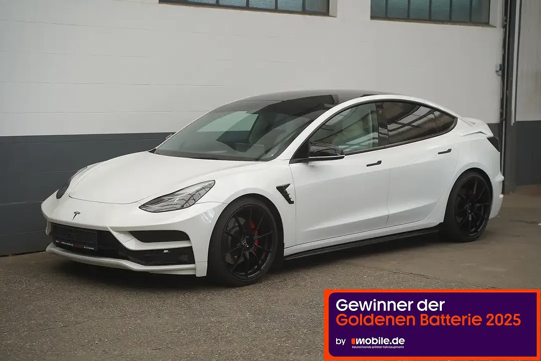 Tesla Model 3 Performance - foto 1
