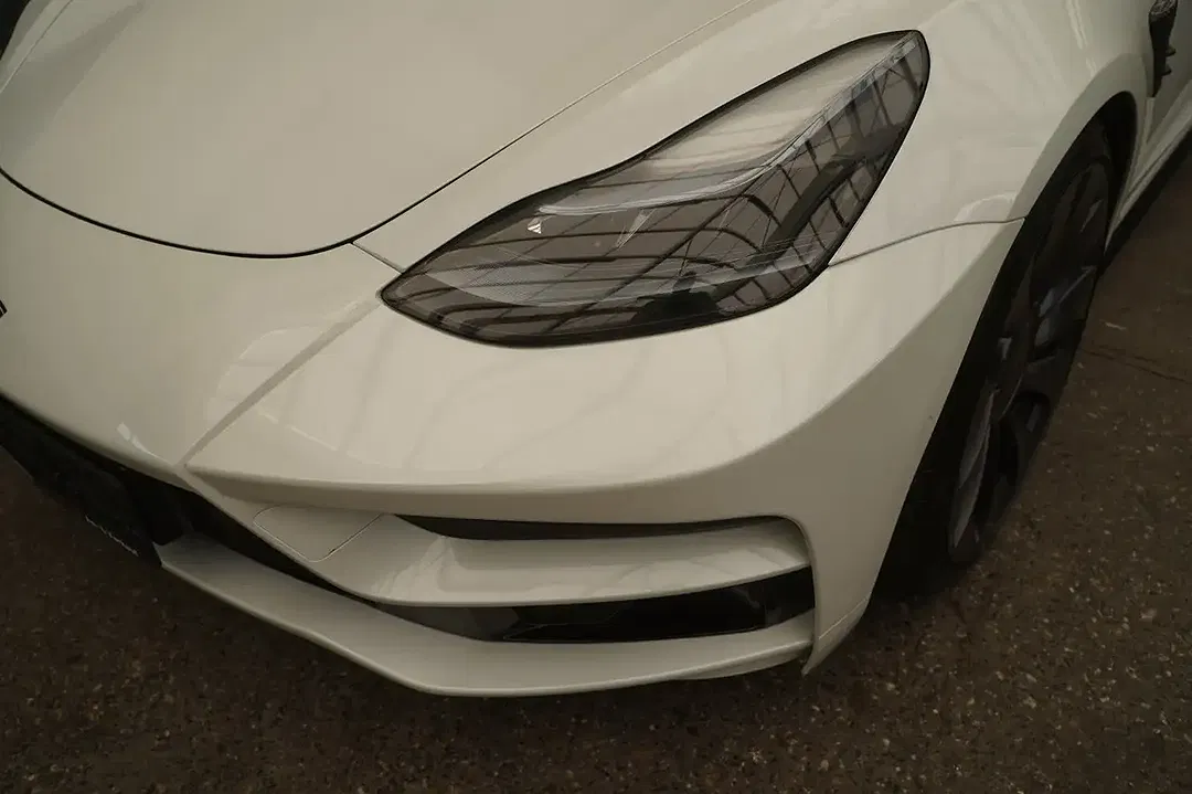 Tesla Model 3 - Thumbnail 14