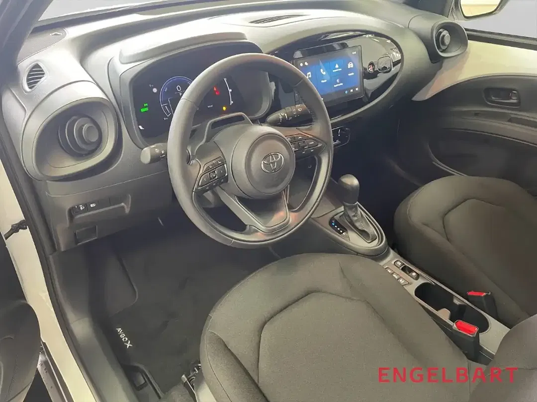 Toyota Aygo X - Thumbnail 6