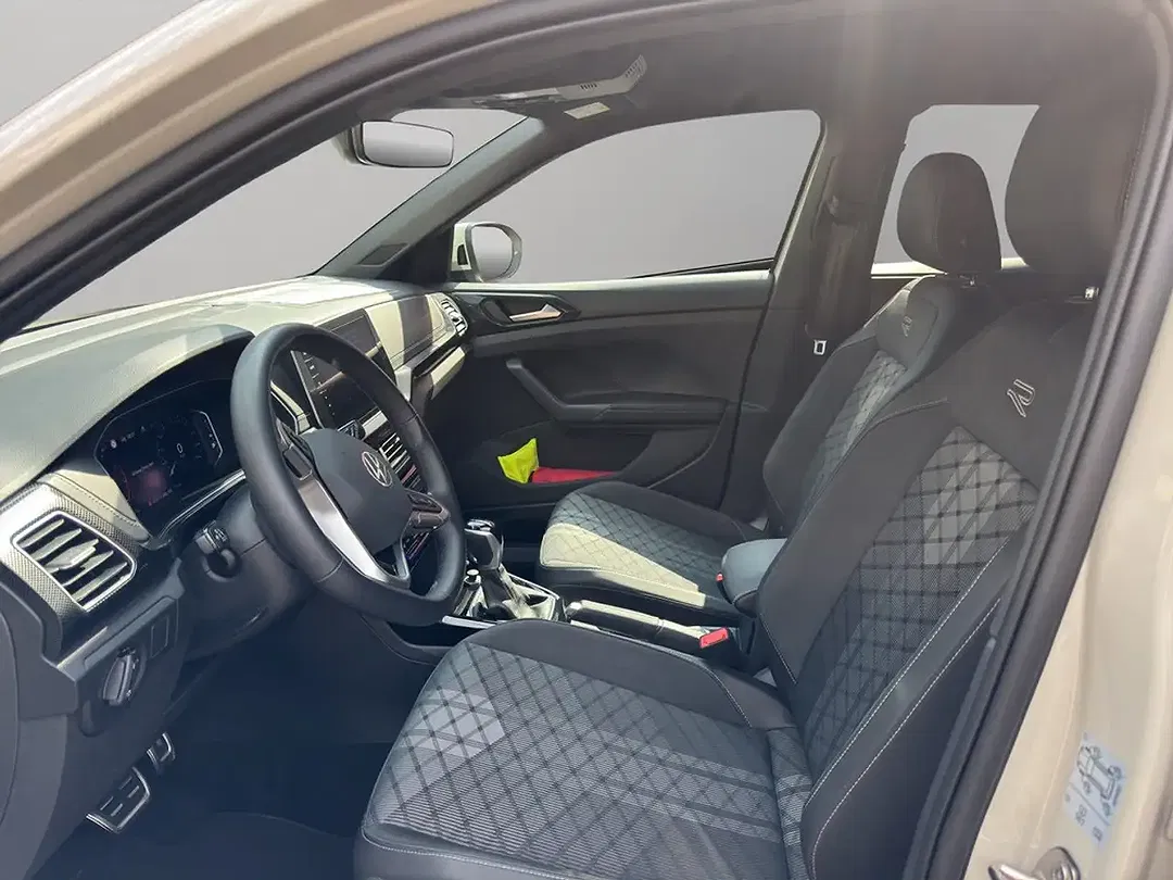 Volkswagen T-Cross - Thumbnail 11
