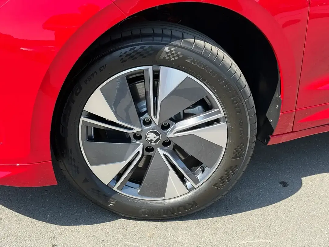 Skoda Enyaq - Thumbnail 2