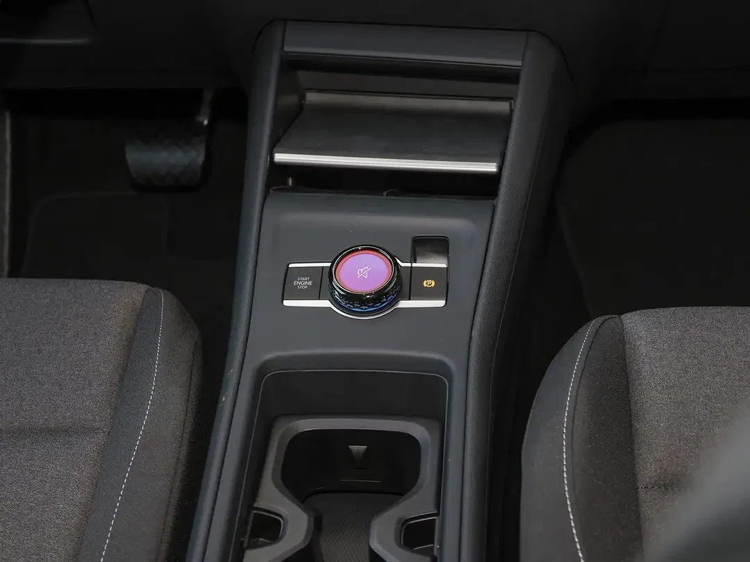 Volkswagen Tiguan - Thumbnail 9