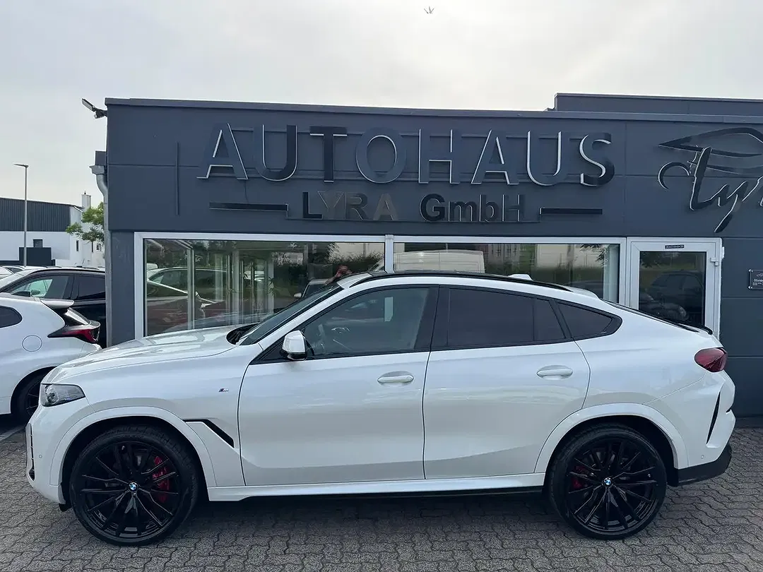 BMW X6 - Thumbnail 3