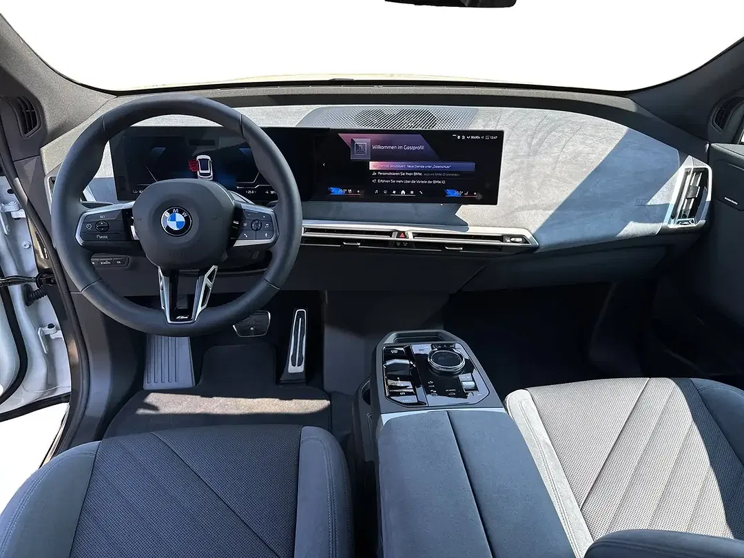 BMW iX - Thumbnail 11