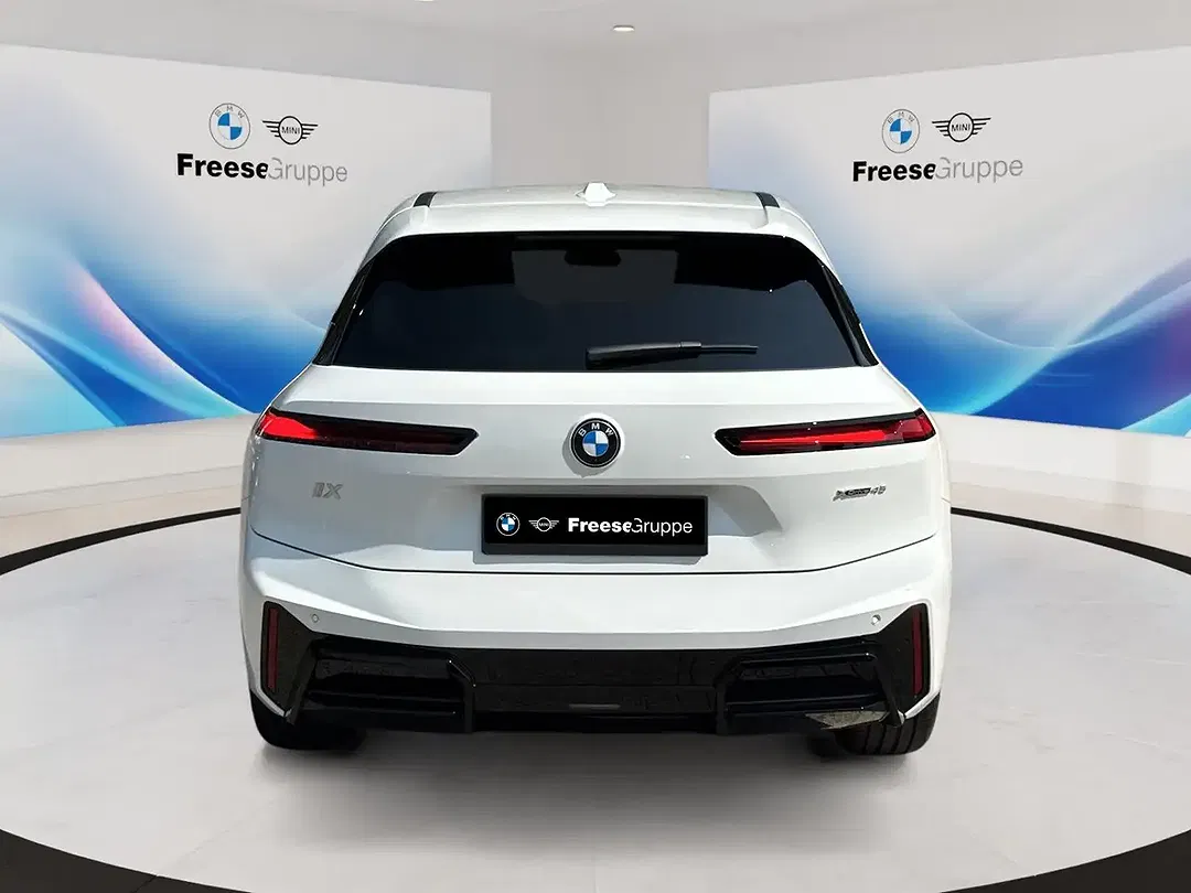 BMW iX - Thumbnail 5