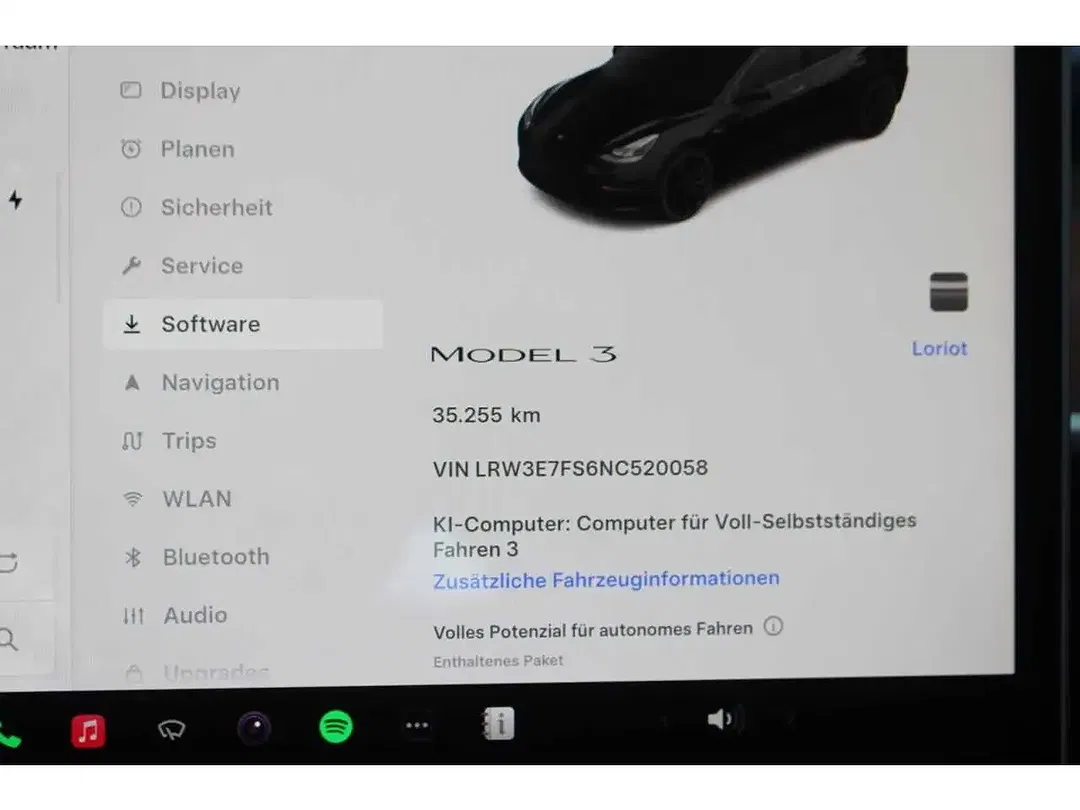 Tesla Model 3 - Thumbnail 8