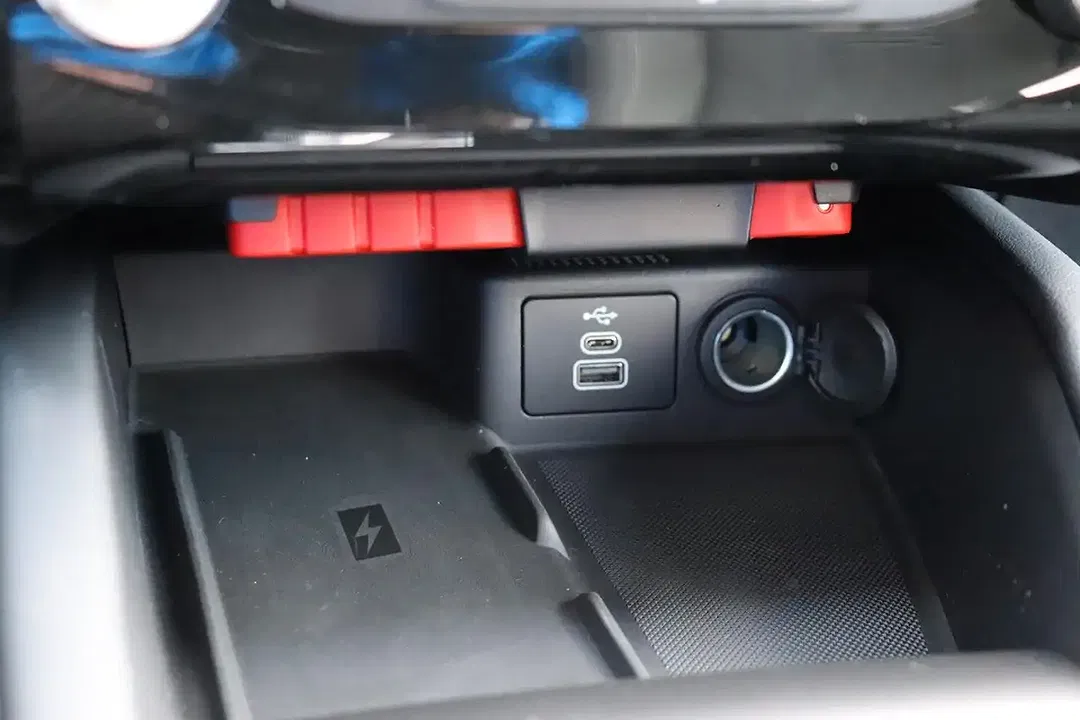 Ford Kuga - Thumbnail 26
