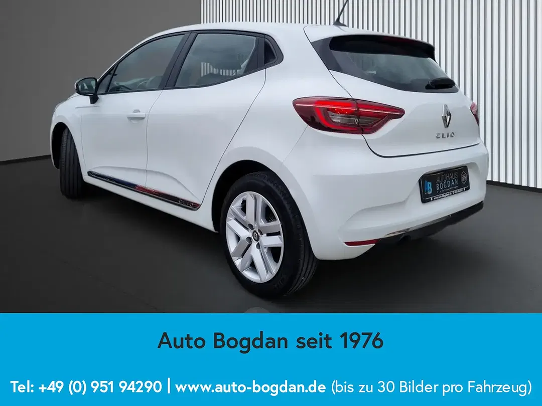 Renault Clio - Thumbnail 3