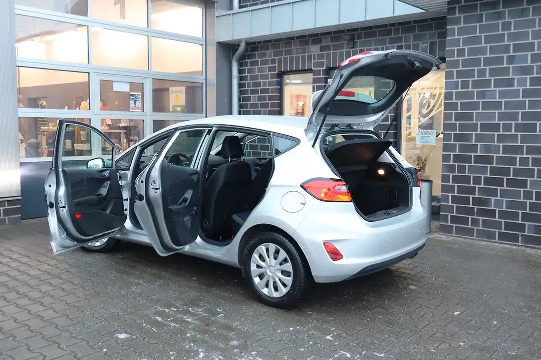 Ford Fiesta - Thumbnail 38