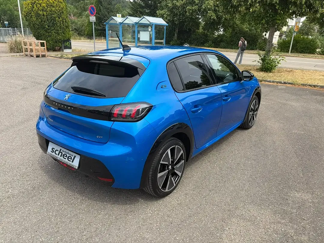 Peugeot 208 - Thumbnail 9