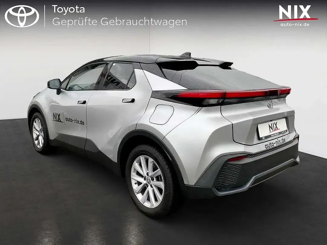 Toyota C-HR - Thumbnail 2